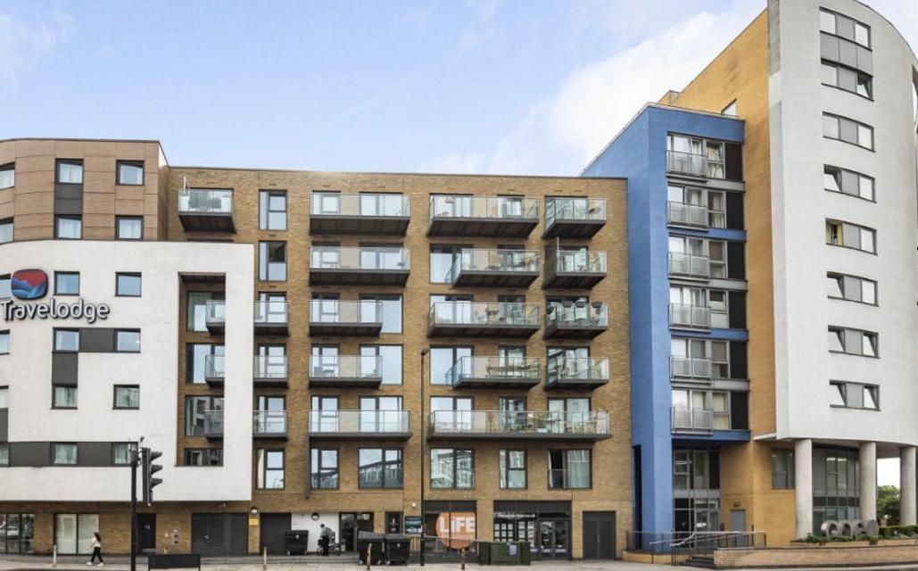Luxurious Dlr Apartment Лондон Екстер'єр фото